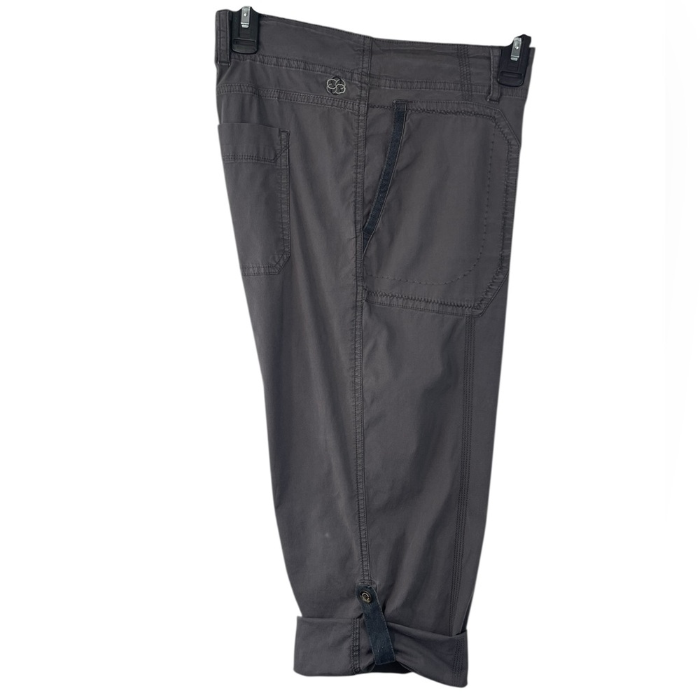 Aventura women’s cargo capri with roll tab. size 14 GUC